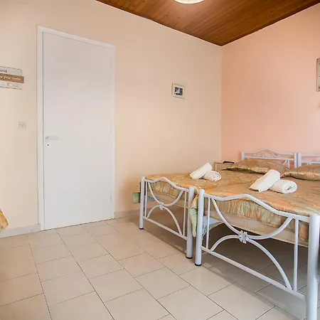 Apartment Elleana Corfu *